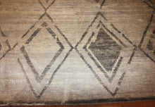 Load image into Gallery viewer, Contemporary Abstract Area Rug 4x6 One of a Kind