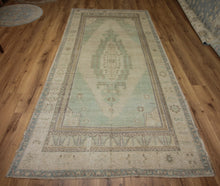Load image into Gallery viewer, Vintage  Anatolian Oriental Area Rug 6x10 One of a Kind
