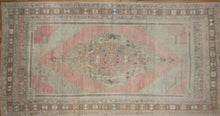 Load image into Gallery viewer, Vintage Wool Anatolian Oriental Area Rug 6x9 One of a Kind