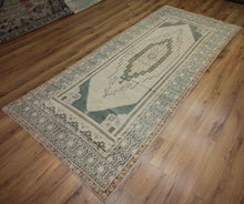 Load image into Gallery viewer, Vintage Wool Anatolian Oriental Area Rug 6x10 One of a Kind