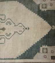 Load image into Gallery viewer, Vintage Wool Anatolian Oriental Area Rug 6x10 One of a Kind