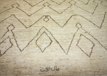 Load image into Gallery viewer, Handmade Wool Moroccan Oriental Area Rug 8x10 One of a Kind
