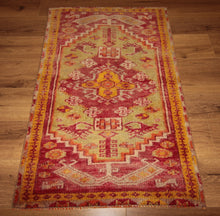 Load image into Gallery viewer, 100% Vegetable Dye Turkish Rug 2x3 One of a Kind
