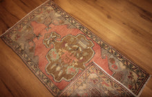 Load image into Gallery viewer, &quot;anatolian rugs&quot; &quot;oushak rugs&quot; &quot;vintage anatolian rug&quot; &quot;oriental rugs&quot; &quot;carpet&quot;

