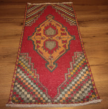 Load image into Gallery viewer, Vegetable Dye Anatolian Vintage Turkish Rugs 2x3 One of a Kind
